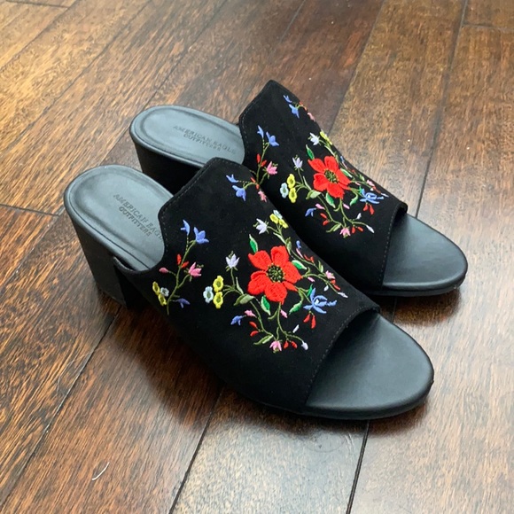 Black Floral Wedges - Picture 1 of 4
